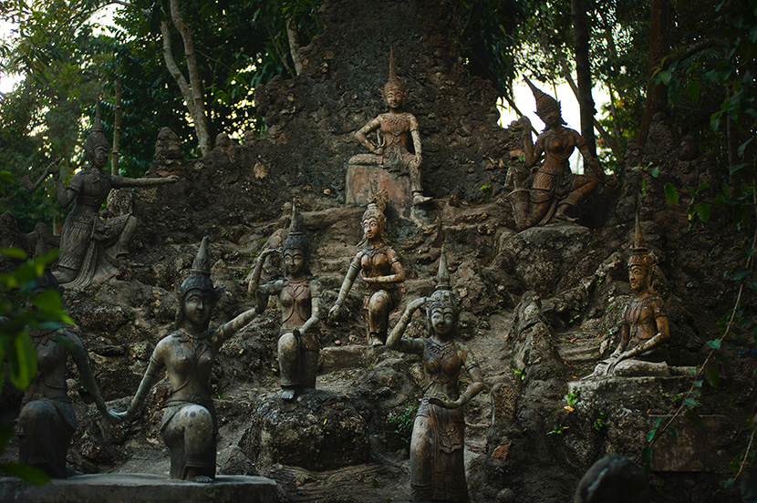 泰国古代雕像群