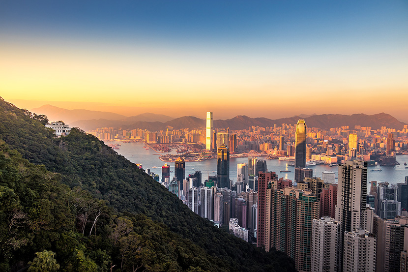 香港大屿山与高楼大厦