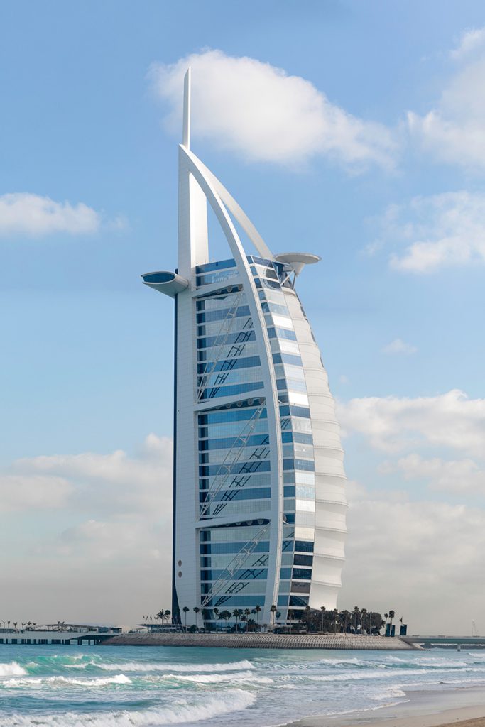 迪拜阿拉伯塔帆船酒店共有56层321米高-1