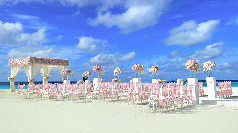 沙滩婚礼布置现场