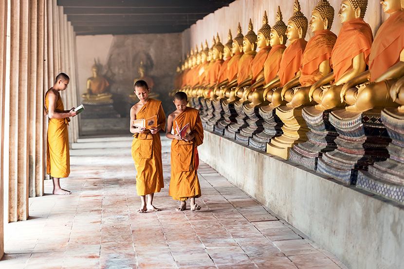 泰国小乘佛教寺庙里的小和尚