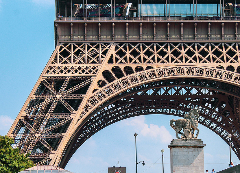 巴黎艾菲尔铁塔局部细节