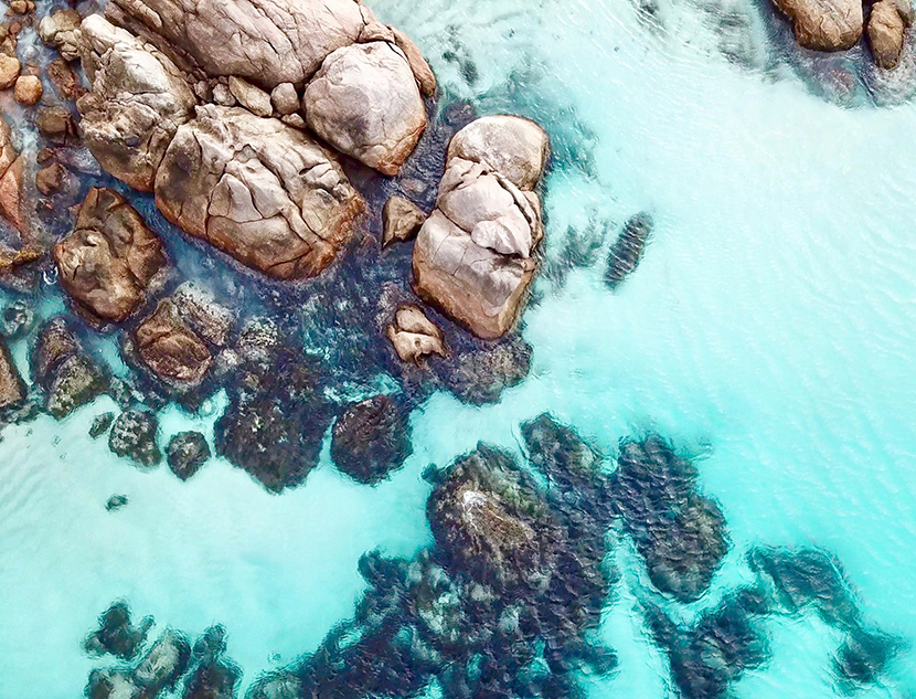 海边的大礁石