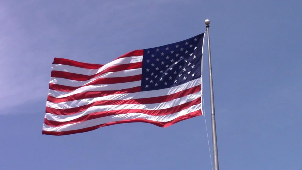 美国国旗在空中飘扬短视频素材