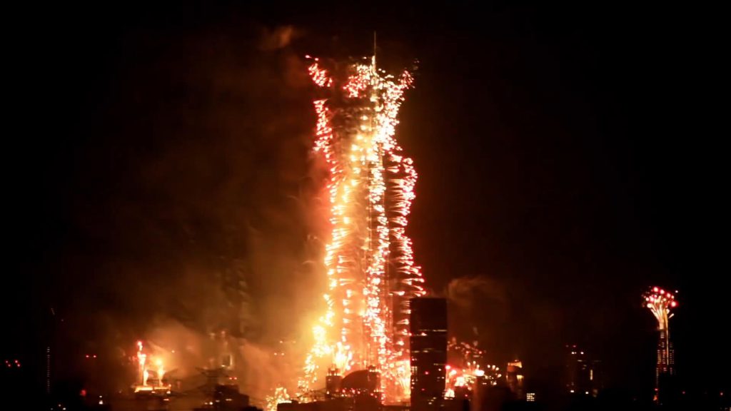 阿拉伯联合酋长国迪拜哈利法塔夜晚焰火表演短视频素材
