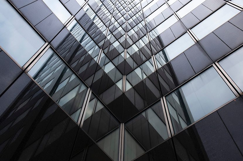现代高层建筑的玻璃幕墙