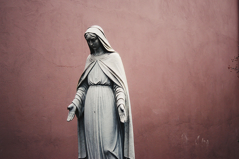 圣女雕像