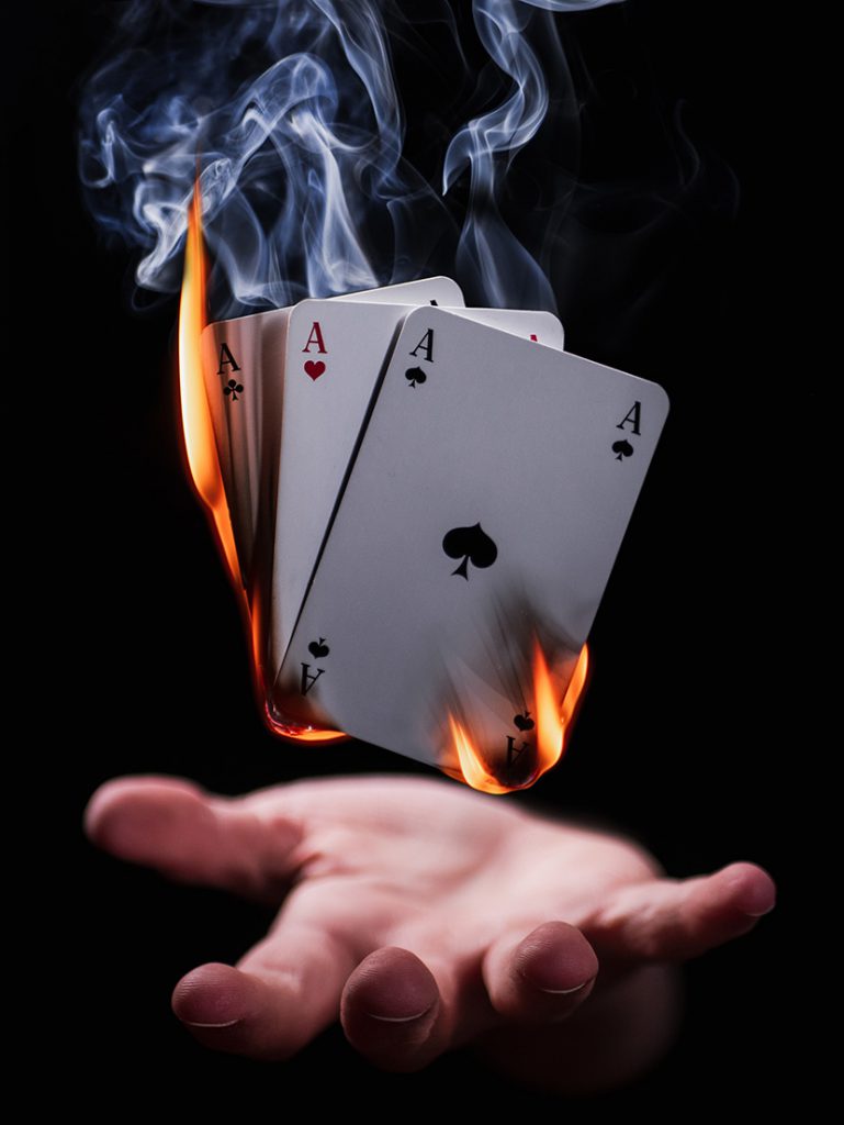 燃烧着的扑克牌魔术
