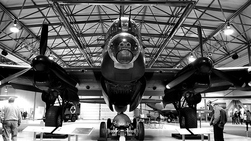 博物馆里的老式二战飞机