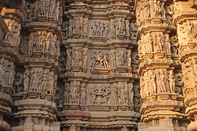印度古代寺庙上的不可描述的浮雕图案