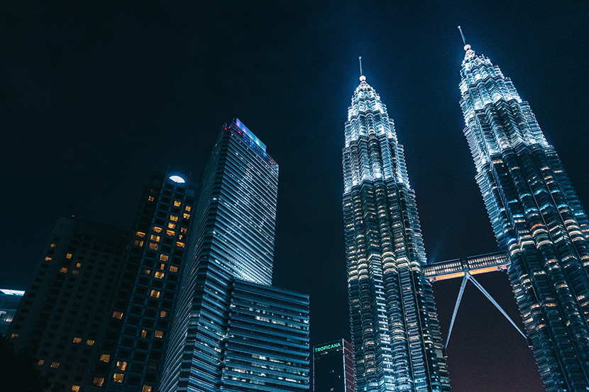 马来西亚第一高楼吉隆坡石油双塔(Petronas Twin Towers)