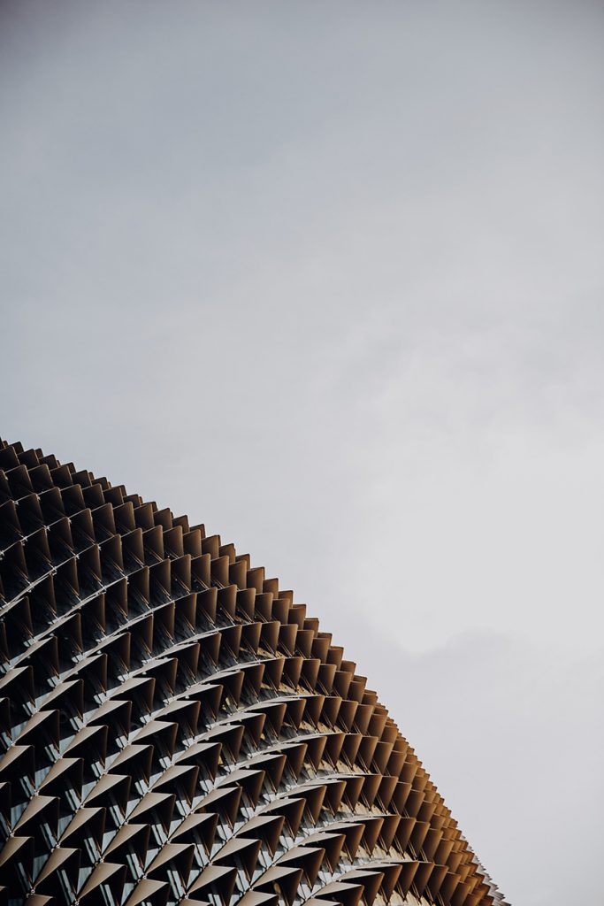 新加坡的标志建筑大榴莲壳歌剧院