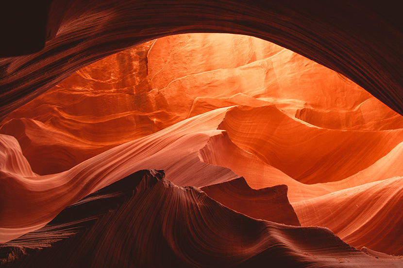 美国羚羊峡谷的彩色岩石
