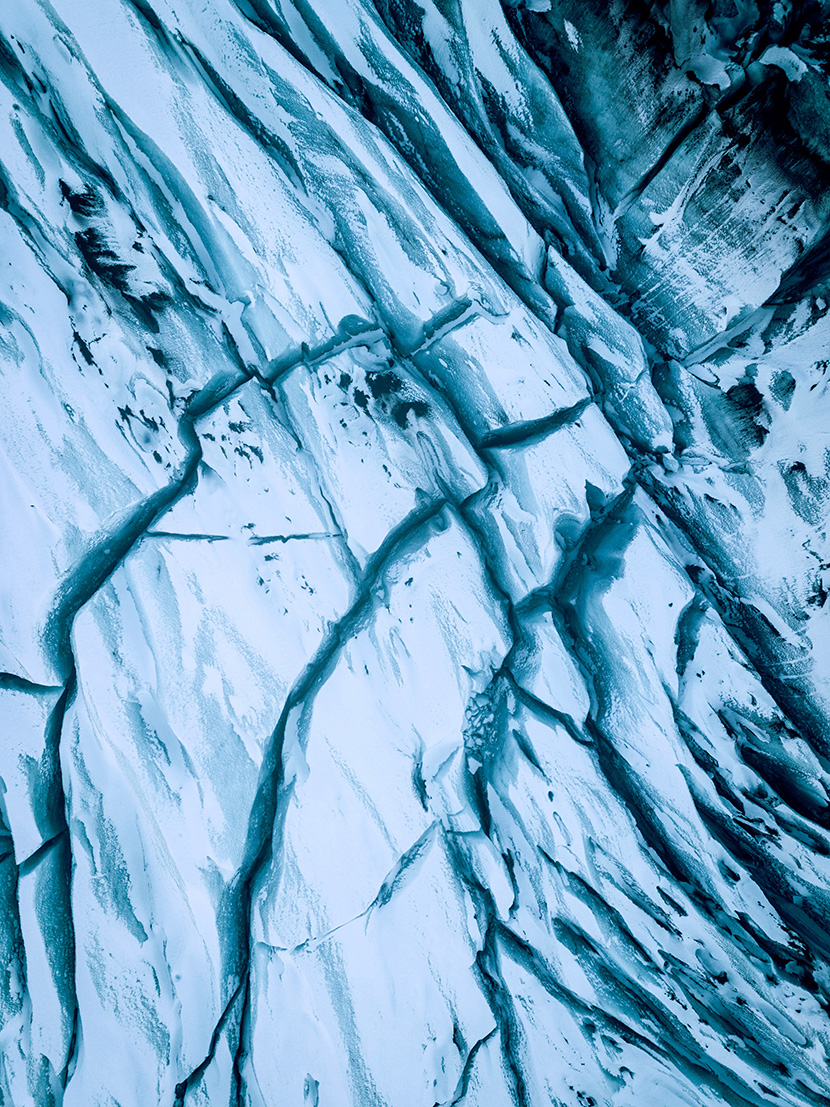 巨大的冰川裂缝