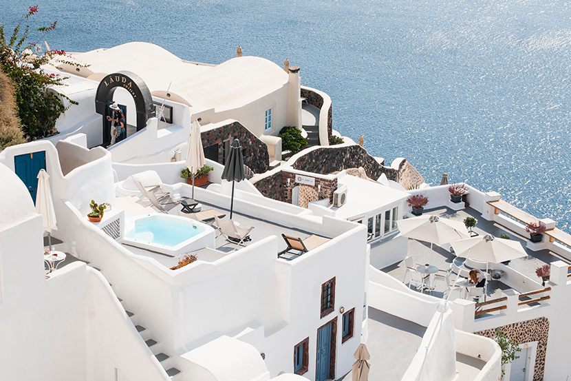 希腊海边的度假小白屋