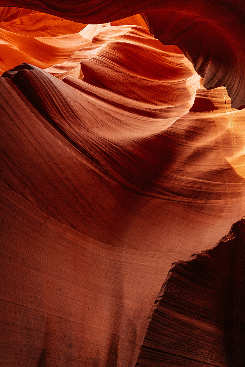 米国羚羊峡谷中的彩色岩石美景