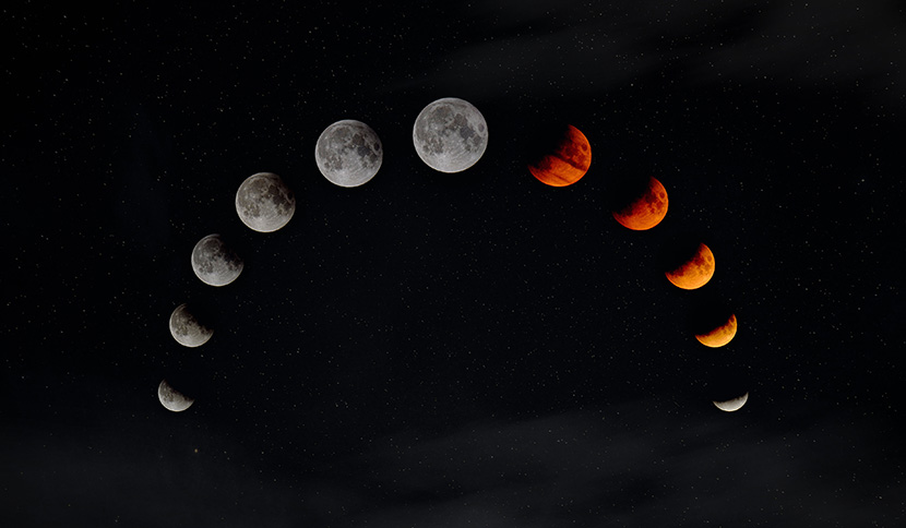 白色的月亮和橙红色的月亮