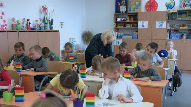 国外幼儿园小朋友的课堂短视频素材