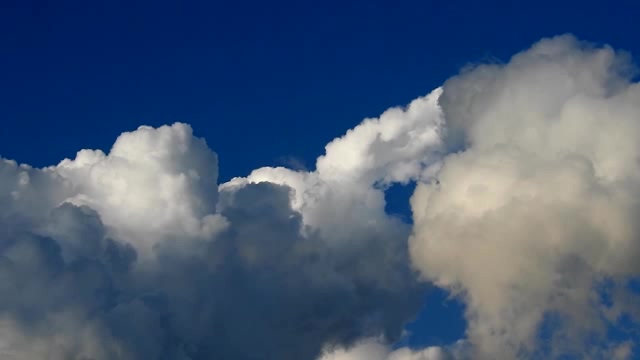 蓝天白云不断变化的云彩短视频素材
