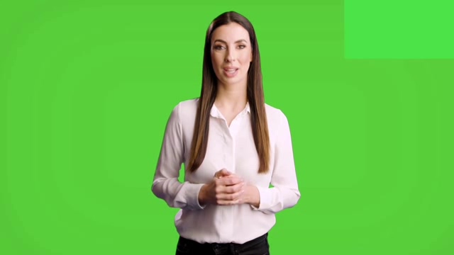 绿幕前的女人短视频素材