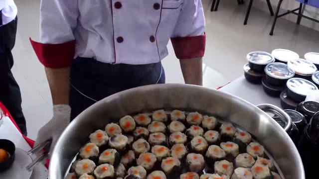 分烧麦的厨师短视频素材【4K】