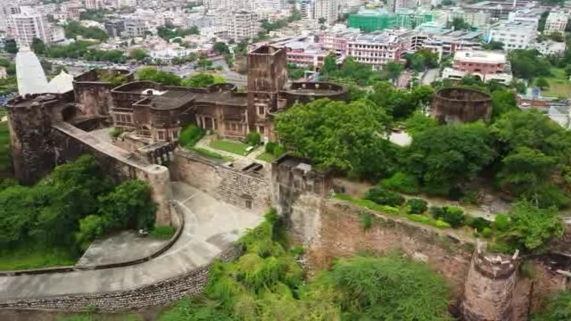 建在悬崖峭壁上的城堡短视频素材【4K】