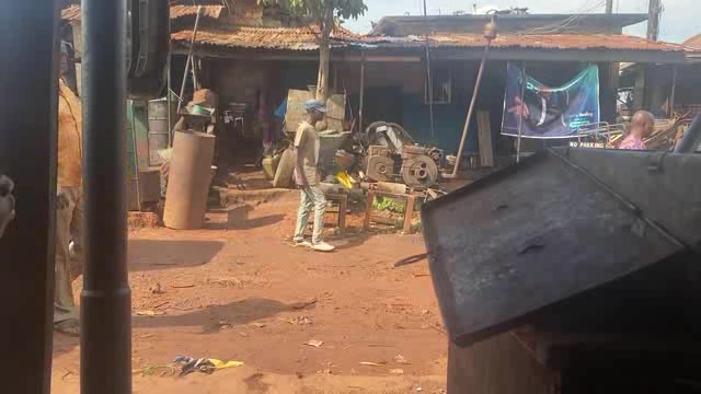 贫穷的非洲小镇一角短视频素材