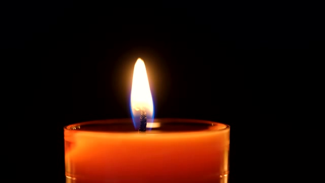 黑夜里的蜡烛烛光短视频素材【4K】